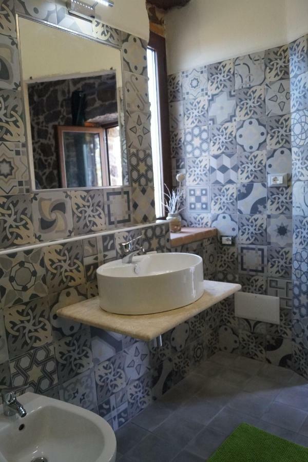 Sa Domo De Mannoi Su Catreathu Villa โอโรเซย ภายนอก รูปภาพ